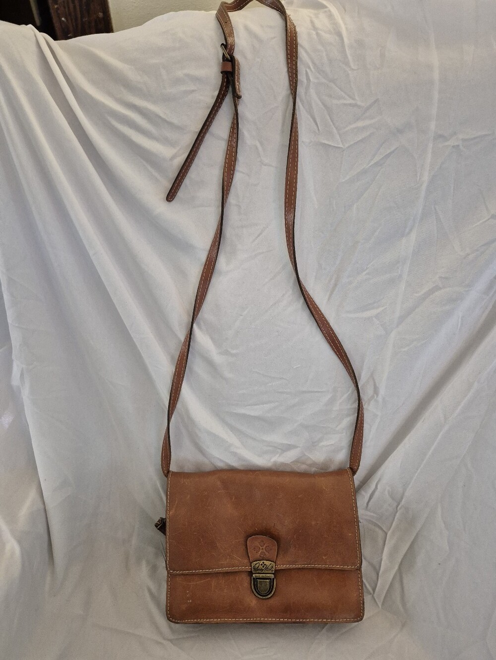 Patricia Nash Classic Brown Leather Crossbody Bag - Timeless Everyday Style
